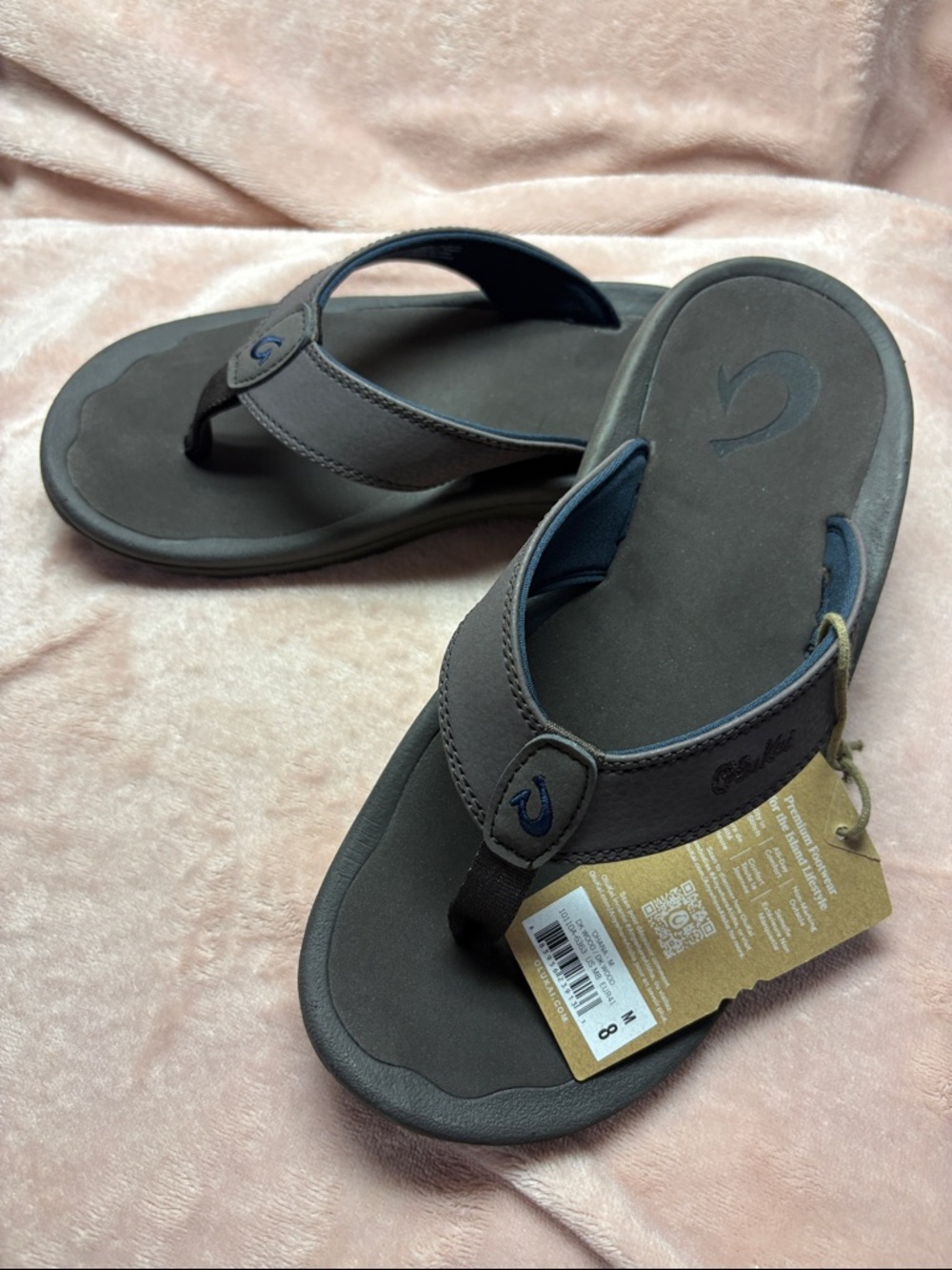 NWT OluKai Men's Brown Leather-Style Thong Sandals with Navy Accents
